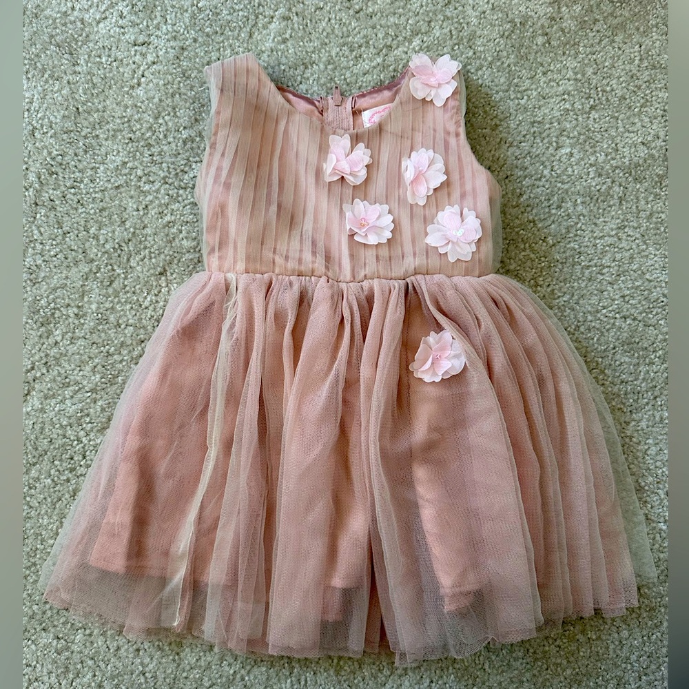 Popatu tulle and flower embellished dress